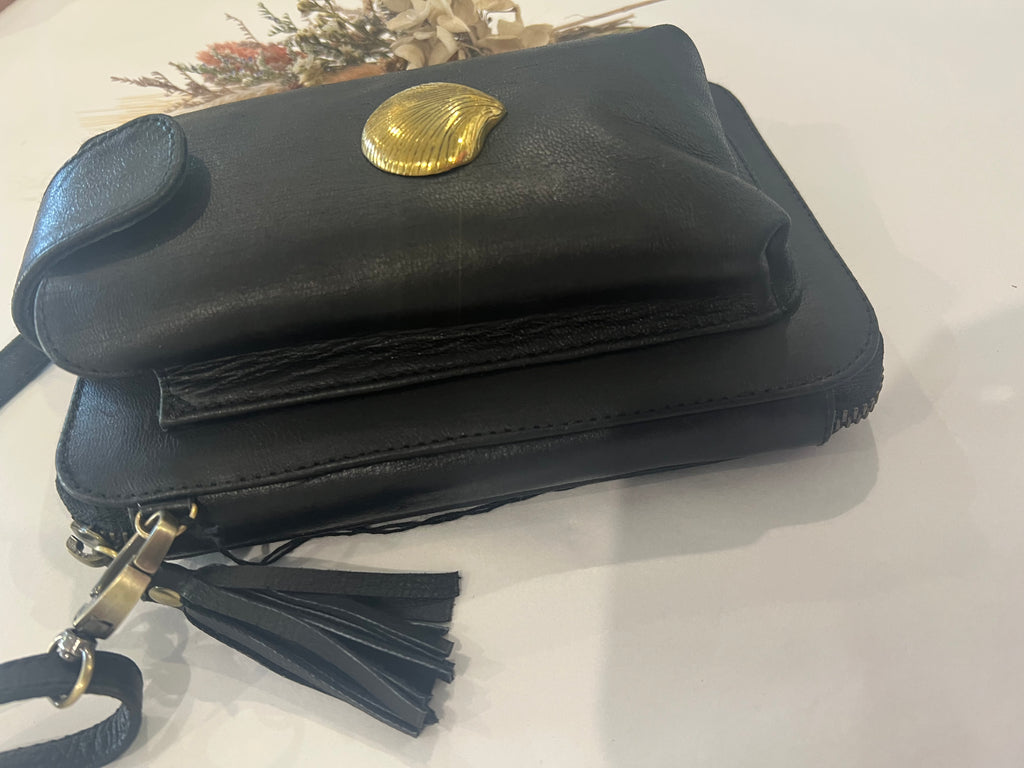 Seashell travel pouch in Gold zaniboda